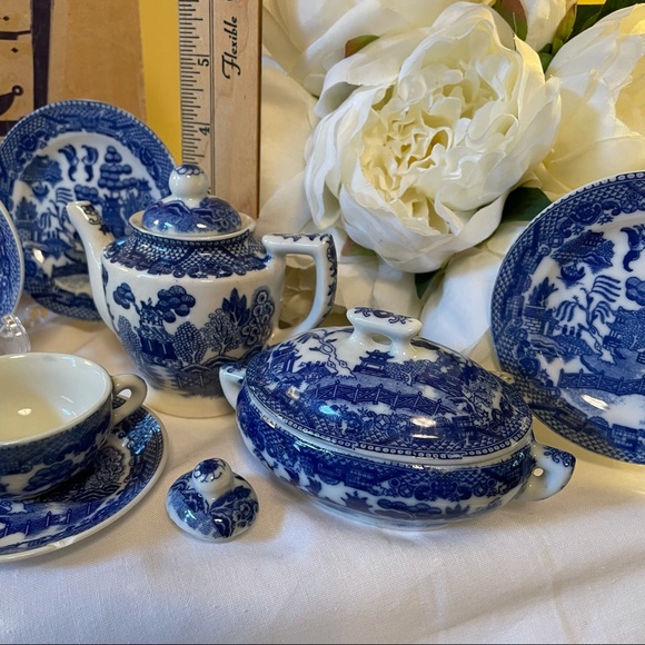 RARE 1950’s SEARS AND ROEBUCK “BLUE WILLOW” LITTLE HOSTESS DISHES FOR PLAYTIME - Picture 10 of 15